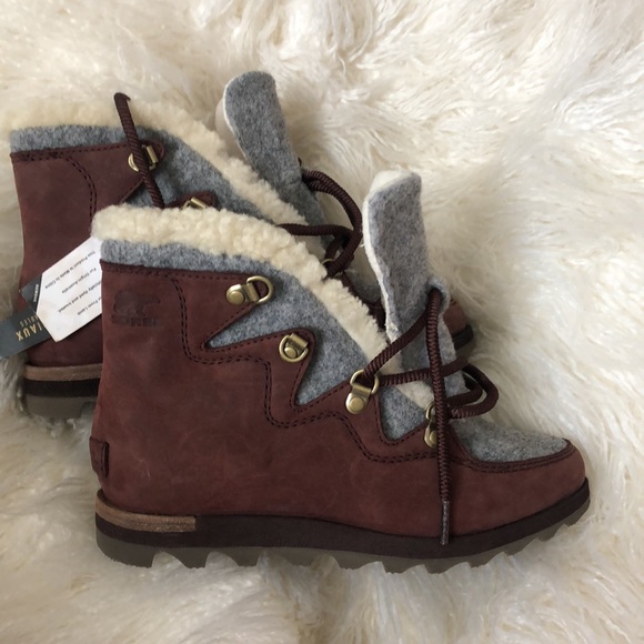 New Sorel Sneakchic Alpine Holiday Boots - Picture 11 of 13